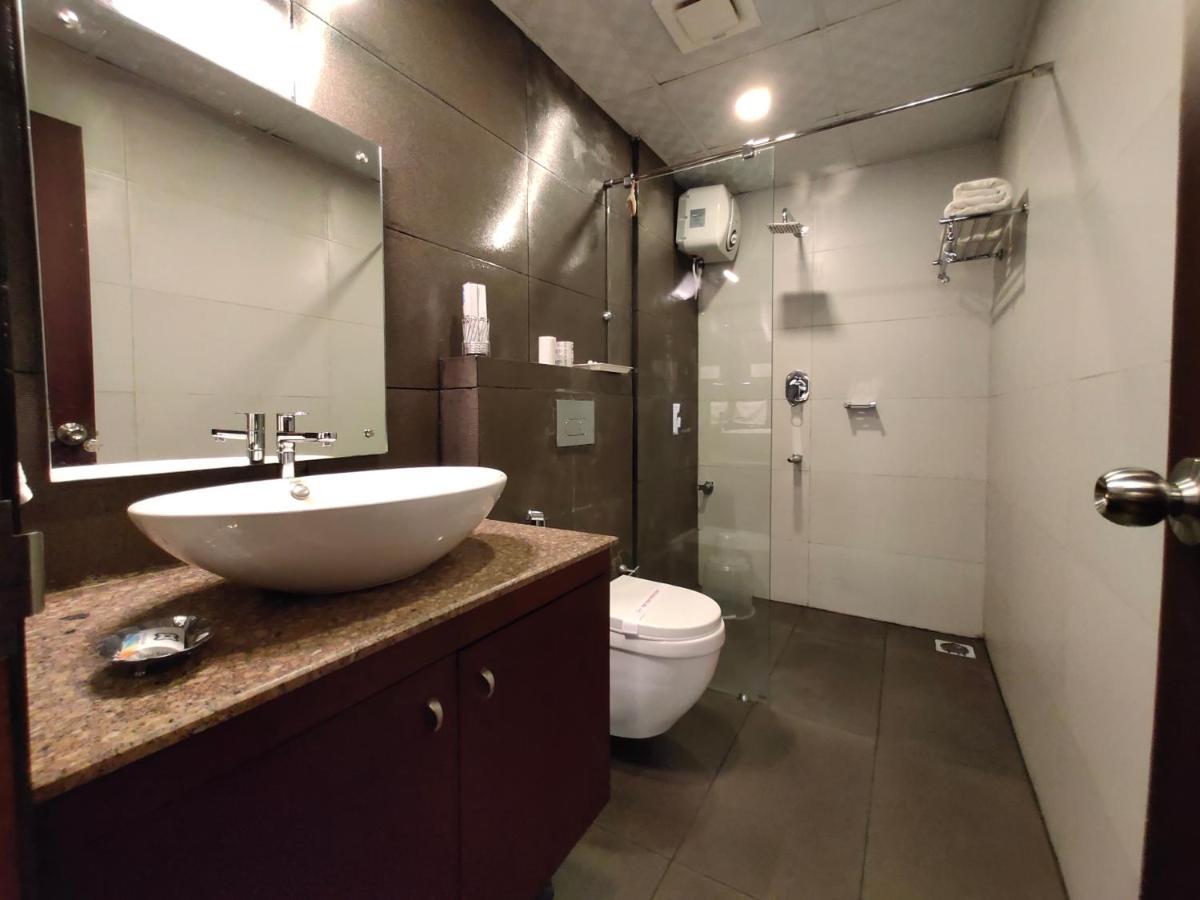 Four N Square Residency 호텔 팔라카드 외부 사진