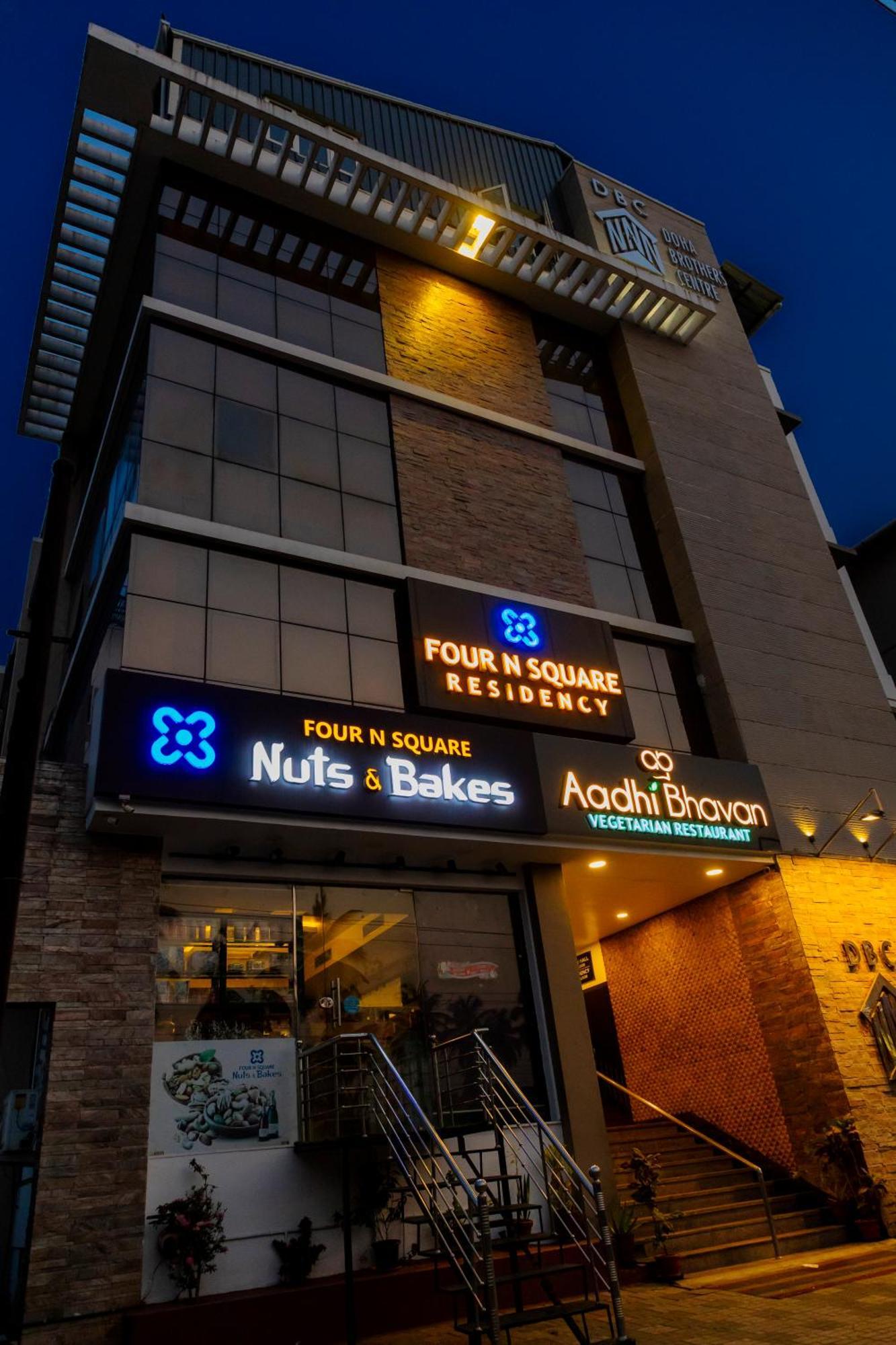 Four N Square Residency 호텔 팔라카드 외부 사진