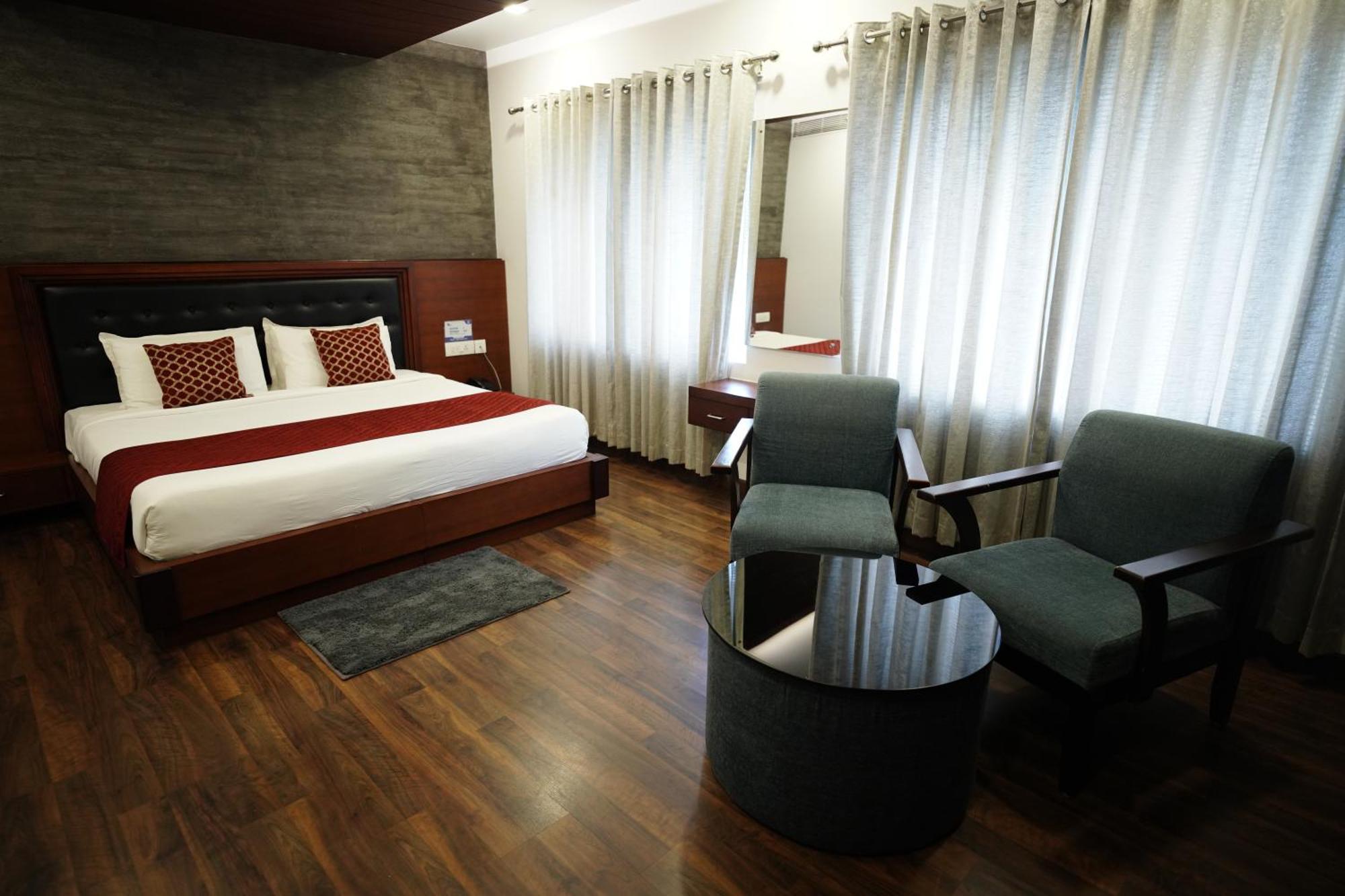 Four N Square Residency 호텔 팔라카드 외부 사진