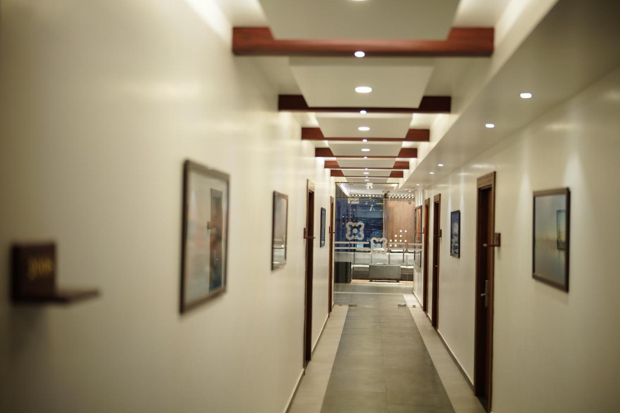 Four N Square Residency 호텔 팔라카드 외부 사진