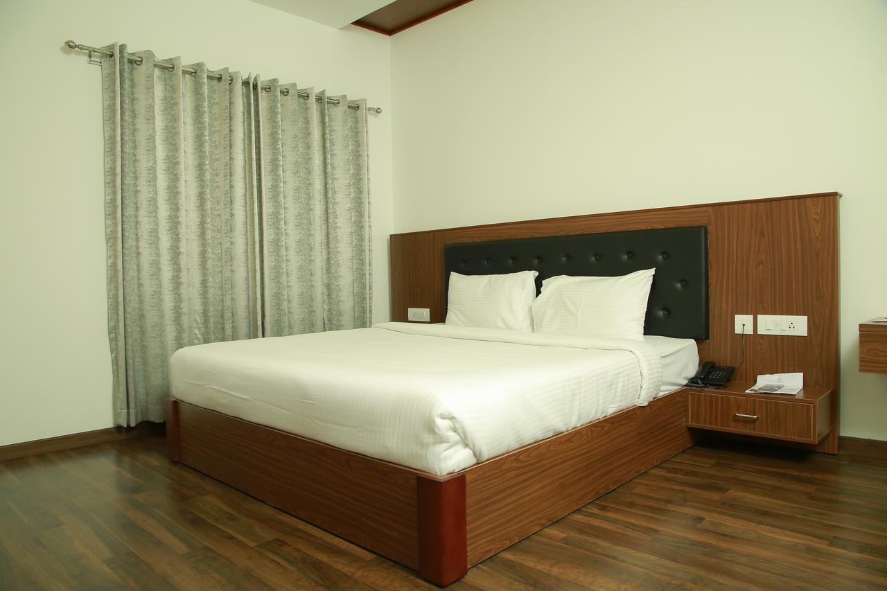 Four N Square Residency 호텔 팔라카드 외부 사진
