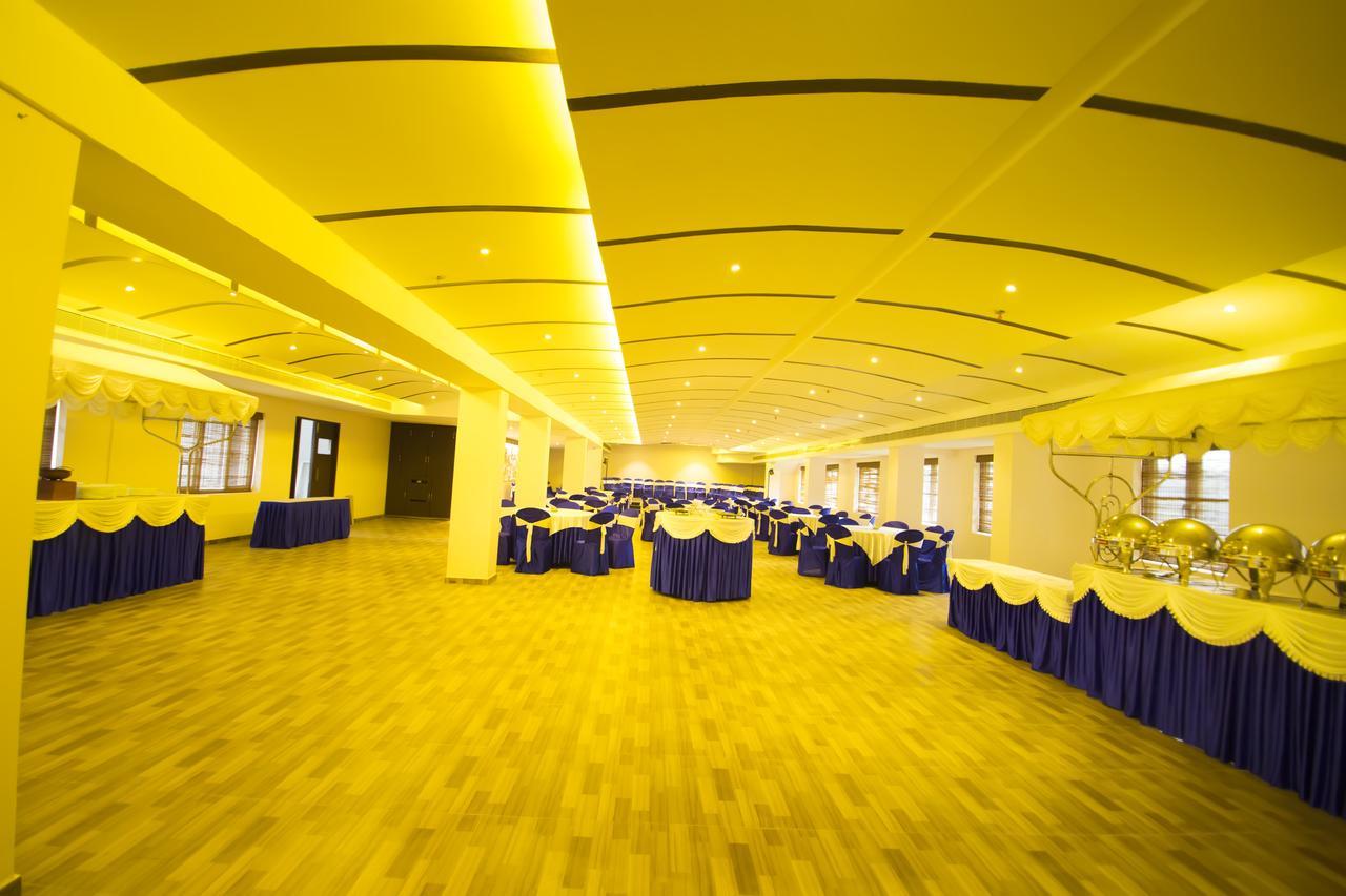 Four N Square Residency 호텔 팔라카드 외부 사진